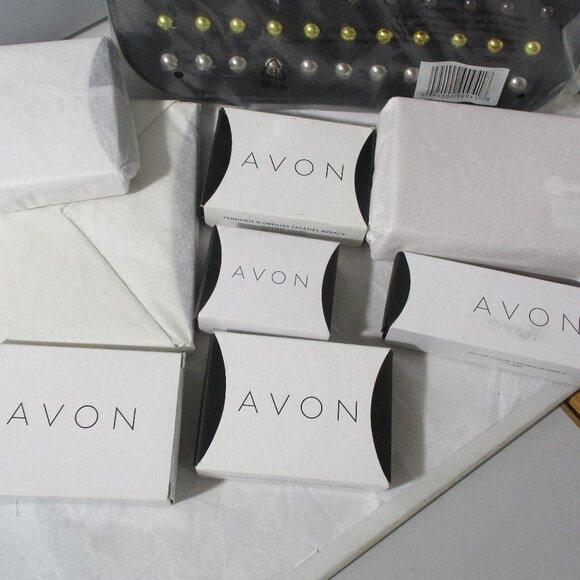 Bundle Lot of NIB  Avon Products Jewelry Earrings Necklace Tablet Makeup Case - Picture 2 of 6